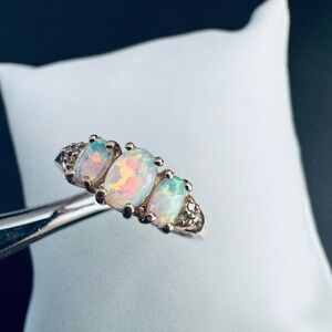 10K Yellow Gold Vintage Opal Diamond Three Stone Band Ring size 6.75